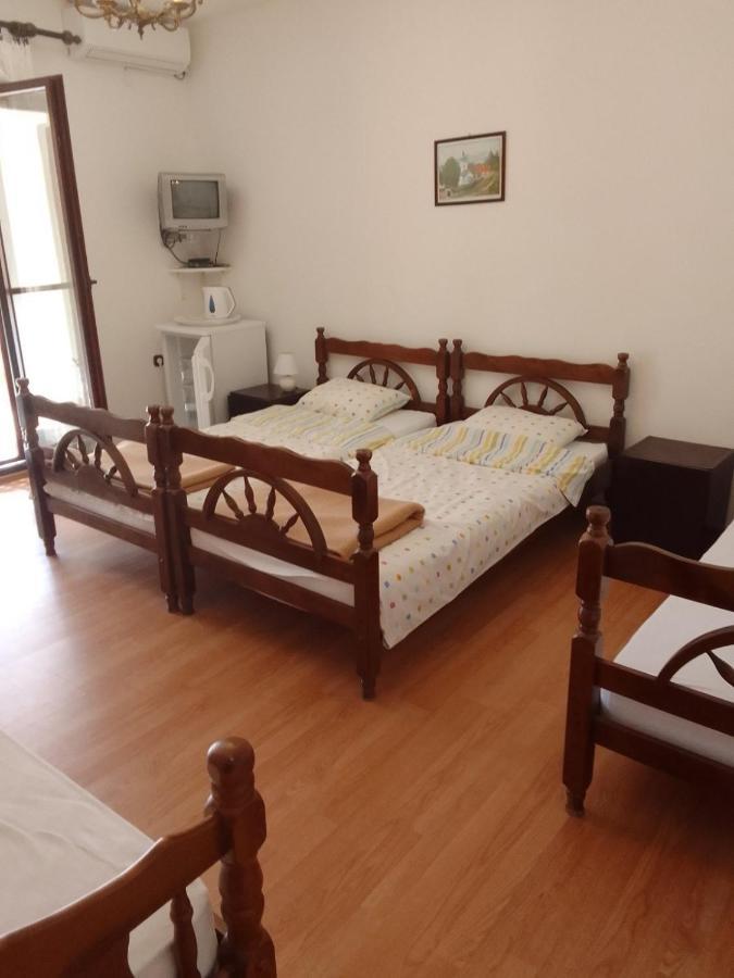 Guesthouse Djurisic 헤르섹 외부 사진