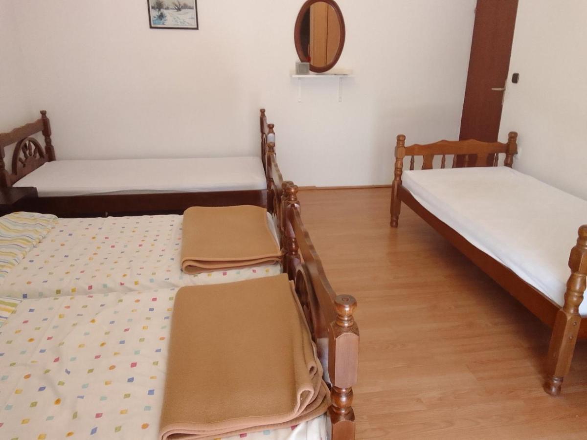 Guesthouse Djurisic 헤르섹 외부 사진