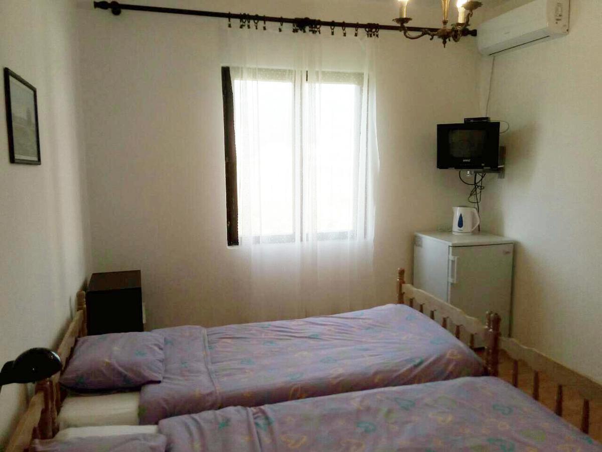 Guesthouse Djurisic 헤르섹 외부 사진